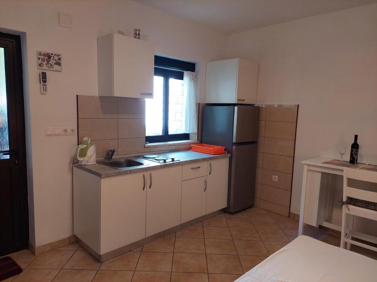 Apartments Nenad & Marija Pag Town Εξωτερικό φωτογραφία