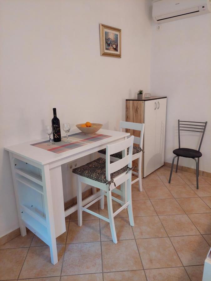 Apartments Nenad & Marija Pag Town Εξωτερικό φωτογραφία