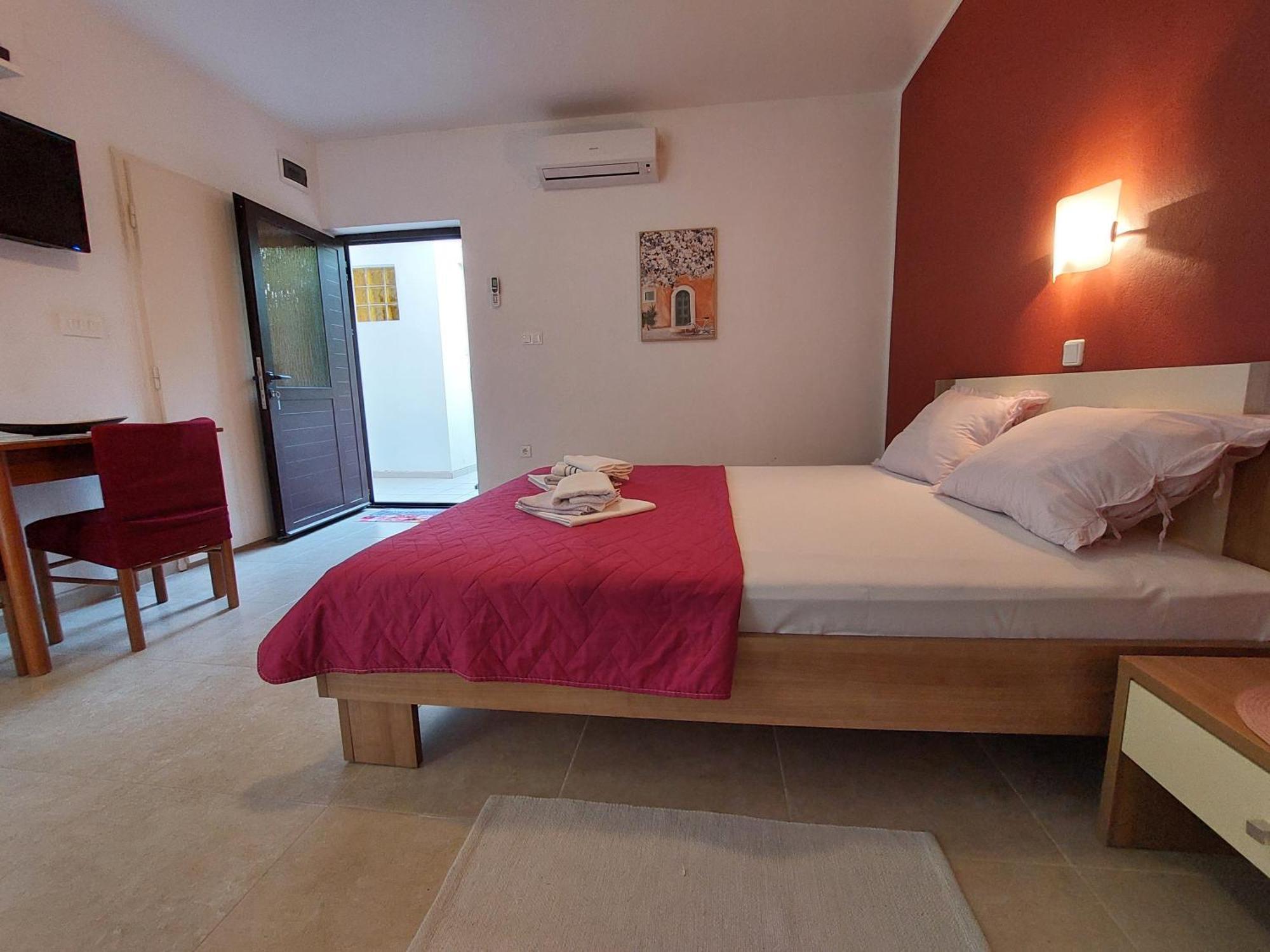 Apartments Nenad & Marija Pag Town Εξωτερικό φωτογραφία