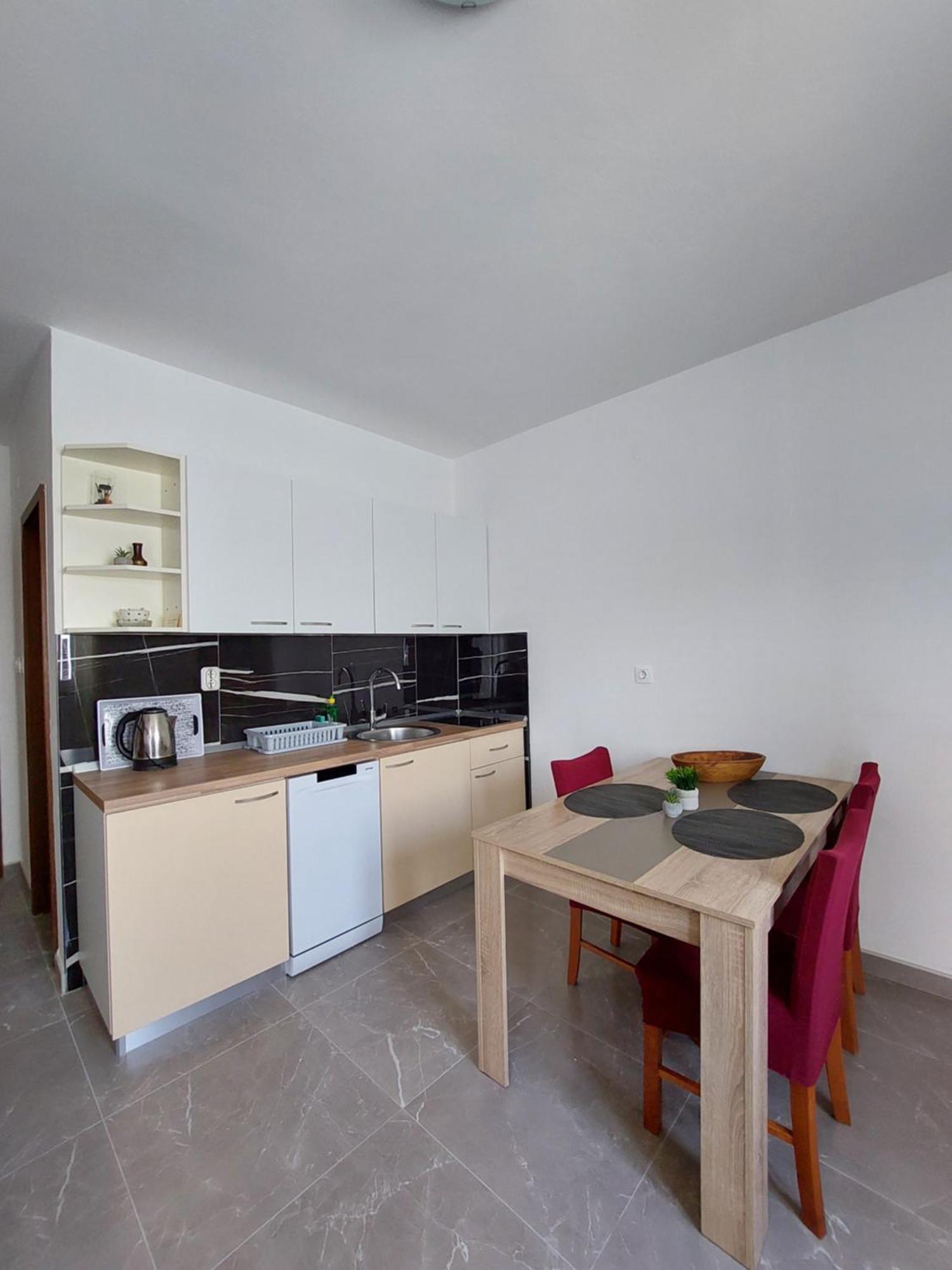 Apartments Nenad & Marija Pag Town Εξωτερικό φωτογραφία