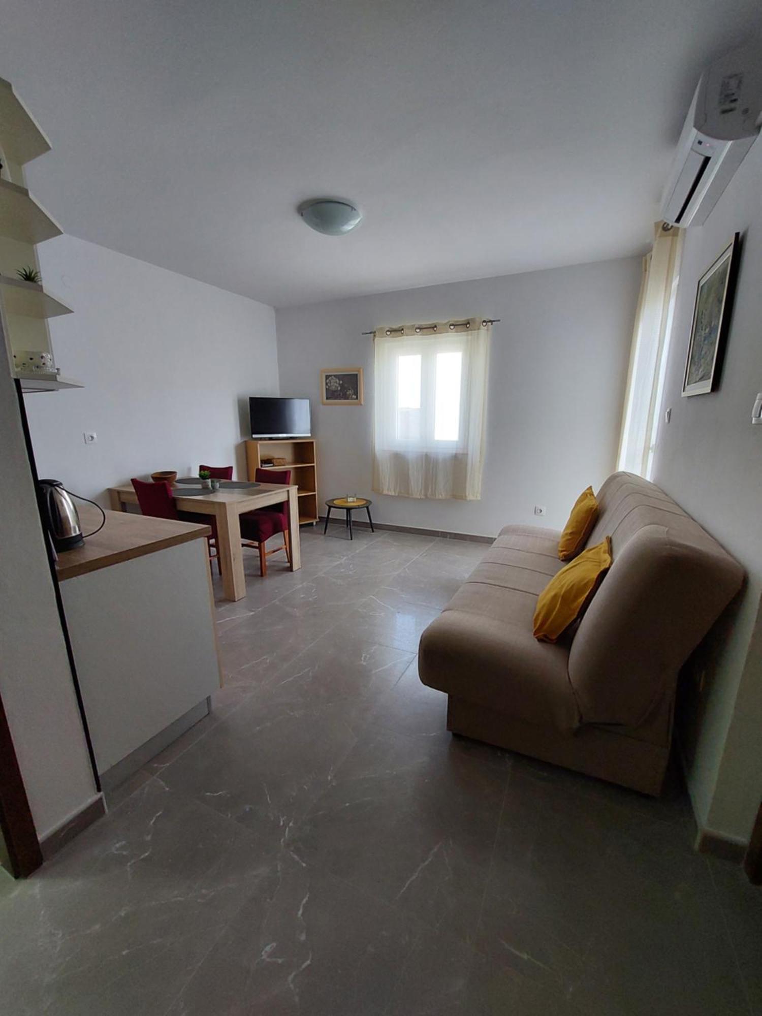 Apartments Nenad & Marija Pag Town Εξωτερικό φωτογραφία