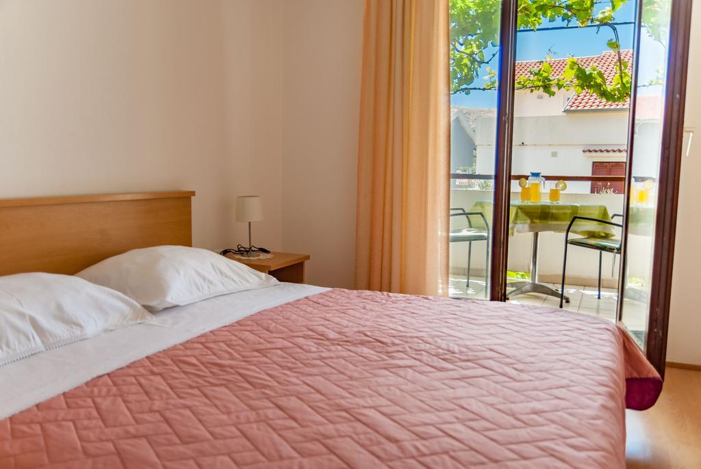 Apartments Nenad & Marija Pag Town Εξωτερικό φωτογραφία