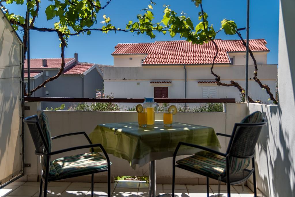 Apartments Nenad & Marija Pag Town Εξωτερικό φωτογραφία