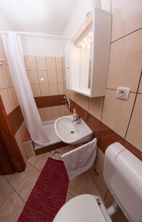 Apartments Nenad & Marija Pag Town Εξωτερικό φωτογραφία