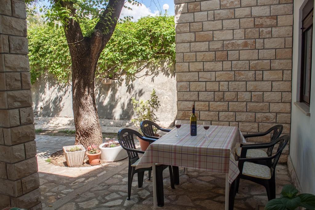 Apartments Nenad & Marija Pag Town Εξωτερικό φωτογραφία