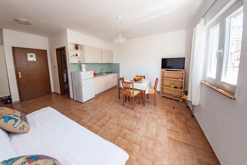 Apartments Nenad & Marija Pag Town Εξωτερικό φωτογραφία